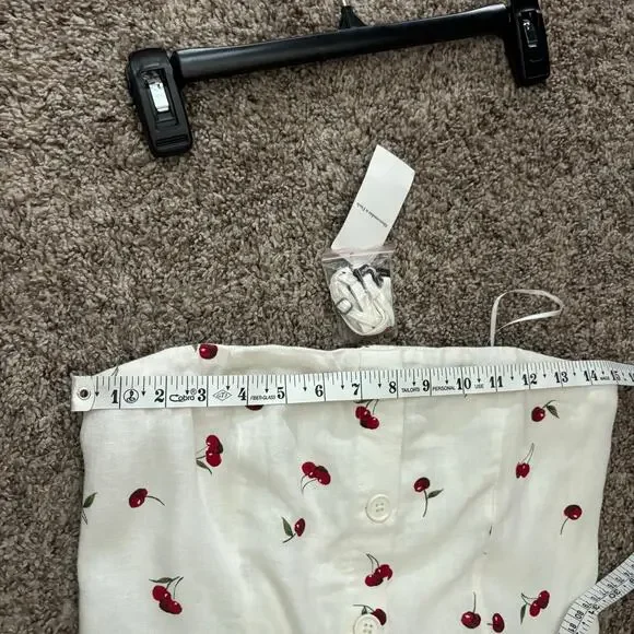 NWT Abercrombie & Fitch Strapless Cropped Tailored Vest Top Cherry Print M - Picture 4 of 9